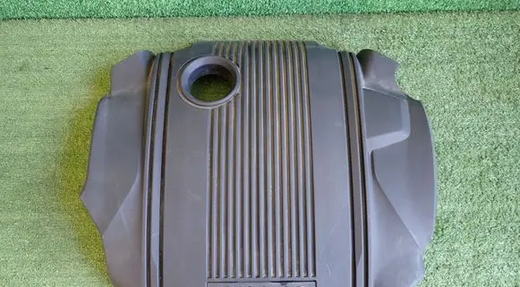 Lynk u0026 co 01 Engine cover (trim) 