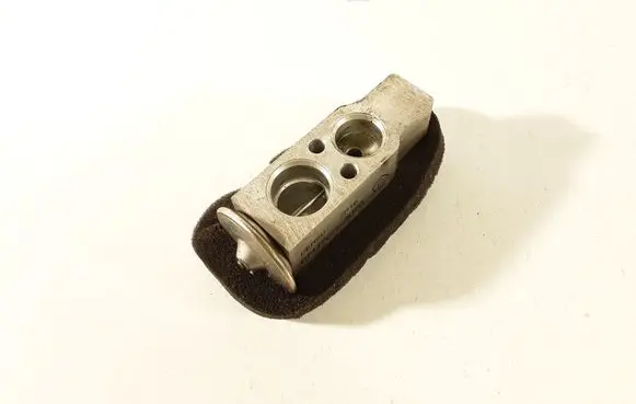 Air conditioning (A/C) expansion valve