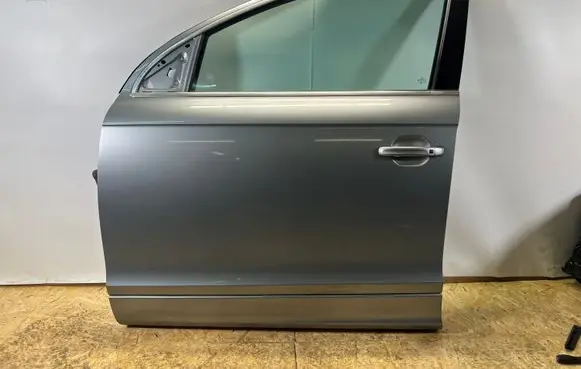 Audi Q7 4L Front door 4L0831051A