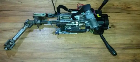 Volkswagen PASSAT B5 Steering wheel axle 304650871 Nenustatyta