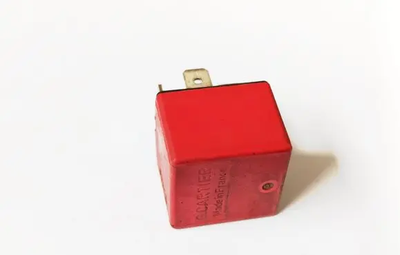 Renault Scenic I Other relay 7700844682A