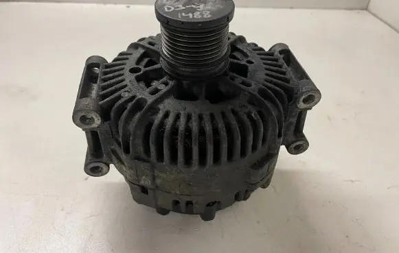 Mercedes-Benz E W211 Generator/alternator A6421540402 409010377 2543289C