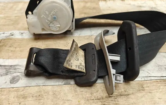 Mazda 5 Third row seat belt 0434090