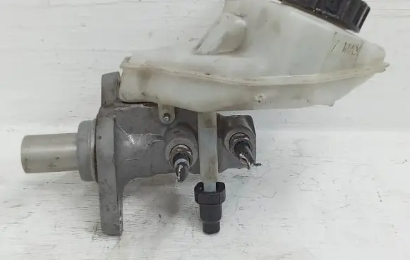 Volvo V60 Master brake cylinder 03350885571 03350885561