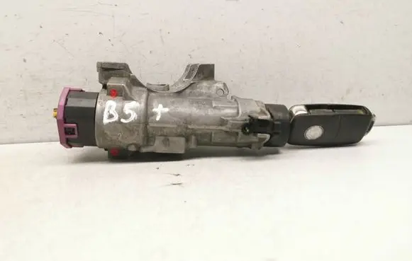 Volkswagen PASSAT B5.5 Ignition lock 4B0905851