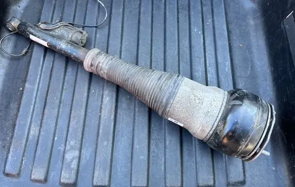 Mercedes-Benz S W222 Rear shock absorber/damper A2223201800 B4LF1Z007A26 A2225400505