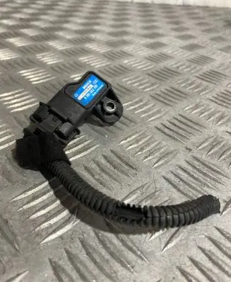 Mercedes-Benz E W211 Air pressure sensor 0281002437