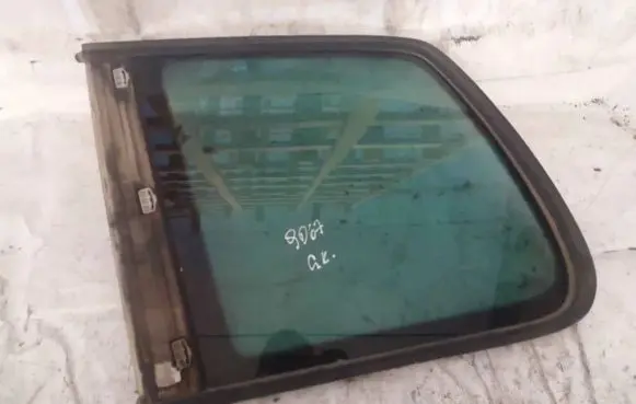 Volkswagen Touran I Rear side window