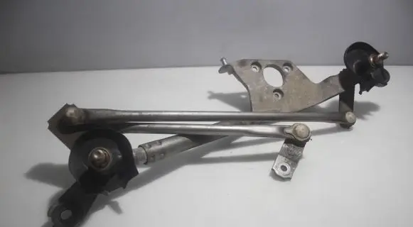Toyota Yaris Front wiper linkage 
