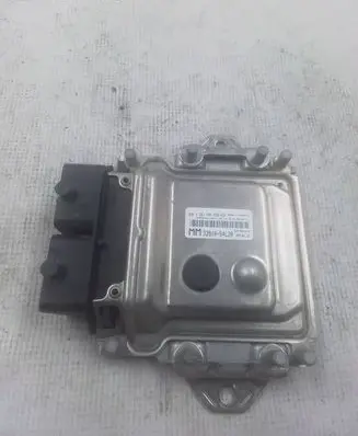 Suzuki SX4 Engine control unit/module 0261S04530 3391054L20 054L2