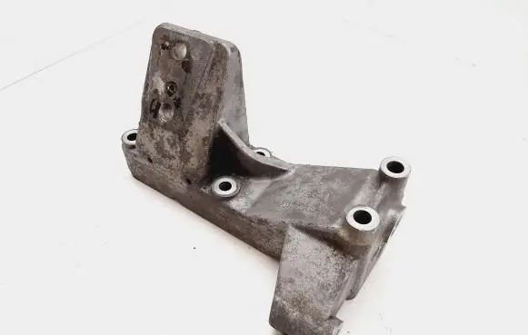 Iveco Daily 35 - 40.10 Engine mounting bracket 504050582