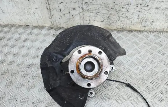 BMW 5 E60 E61 Front wheel hub 6760953