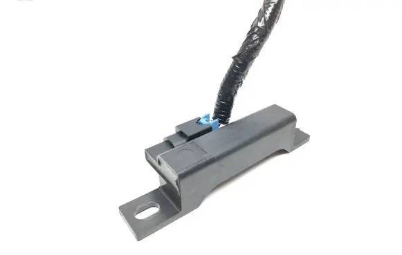 Nissan Navara D23 Aerial antenna amplifier 3160402