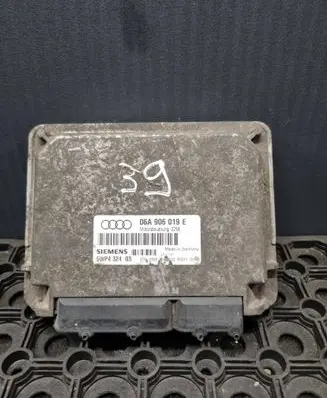 Audi A3 S3 8L Engine control unit/module 06A906019E 5WP432403