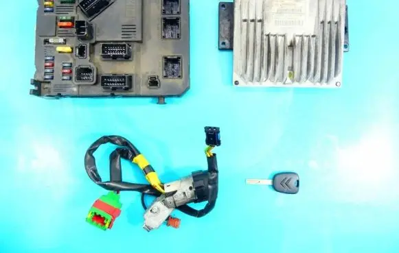 Citroen C3 Engine control unit/module ECU 9650920380 IMPRK1079257