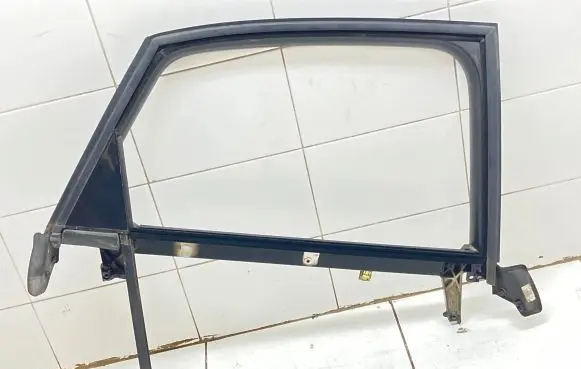 Audi A4 S4 B7 8E 8H Rear door window/glass frame 8E0867370B 44841020