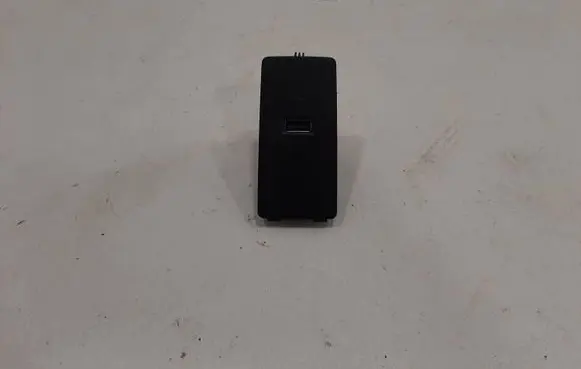 Volvo S90, V90 USB socket connector 31389705 31497152