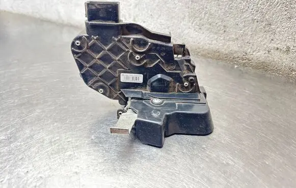 Ford Focus Rear door lock 4M5AA26413EE A048069 3519MC75RB