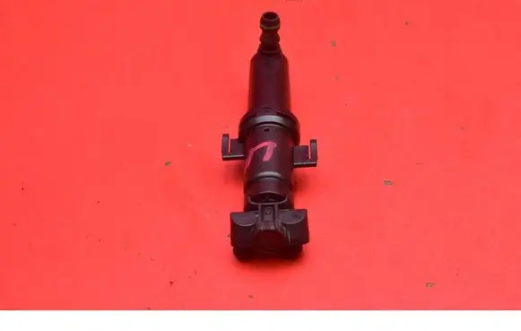 Windshield washer spray nozzle