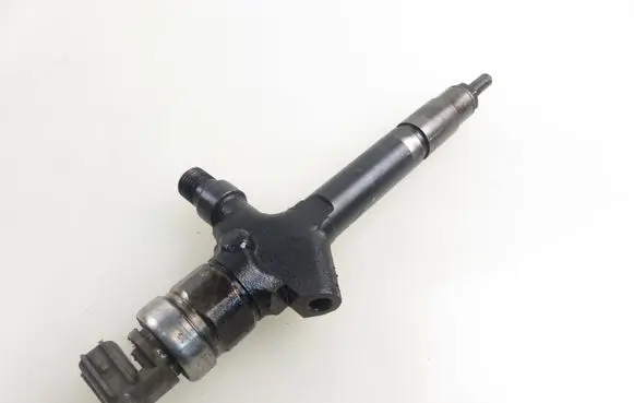 Mazda 5 Fuel injector RF7J13H50