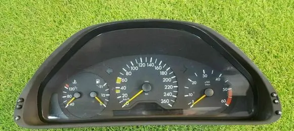 Mercedes-Benz E W210 Speedometer (instrument cluster) 11000882 2105409647
