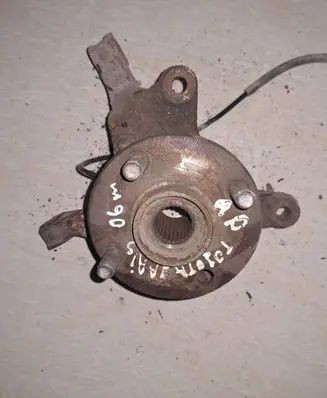 Toyota Yaris Front wheel hub