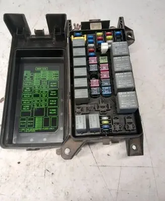 KIA Sorento Fuse box set 911603E070 10050321138 BE0700503310131