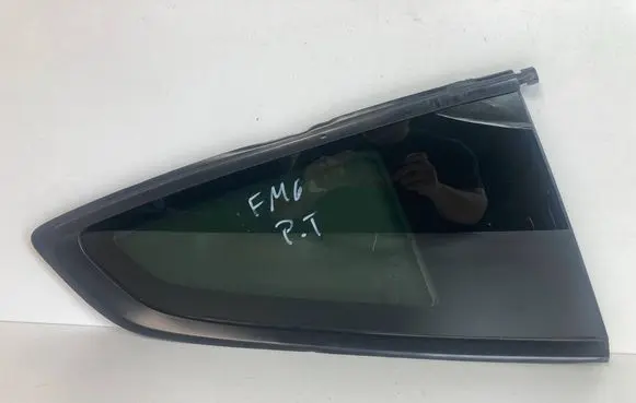 Ford Mustang VI Rear side window FR3B6329700A