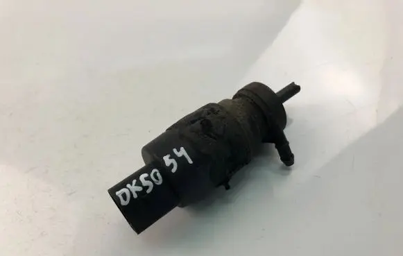 Volkswagen Jetta V Windscreen/windshield washer pump 1J5955651