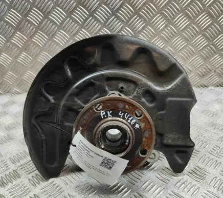 Front wheel hub