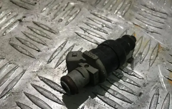 Audi A4 S4 B5 8D Fuel injector 0781335510