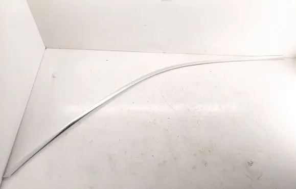 Mercedes-Benz GLB X247 Front door glass trim molding A2477252900