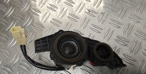 Toyota Avensis T270 Panel speaker 8616005160