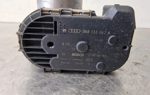 Audi A6 S6 C5 4B Throttle valve 06B133062M