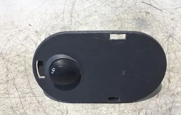 Peugeot Expert 12 V Socket (front) 1401181877