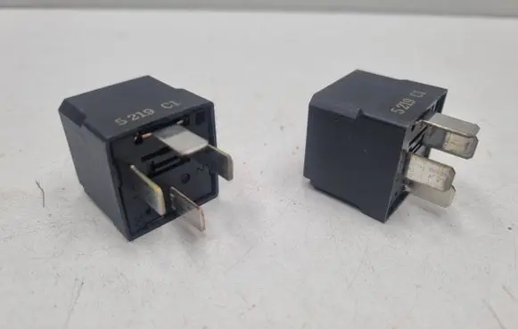 Mercedes-Benz B W246 W242 Other relay A0025428019 0025428019 4RA00779114