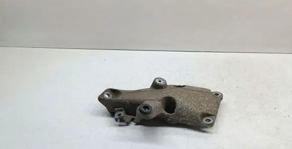 BMW 1 E81 E87 Engine mounting bracket 6776529 22116776529