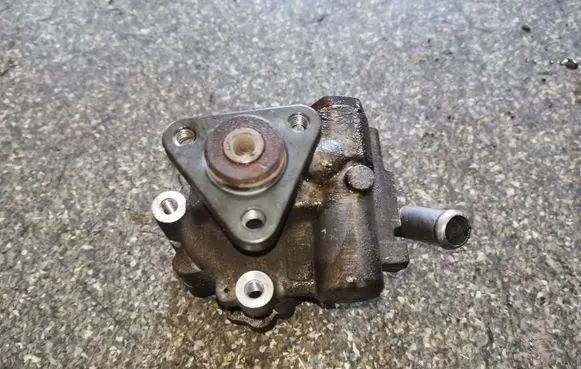 Fiat Doblo Power steering pump 51729535
