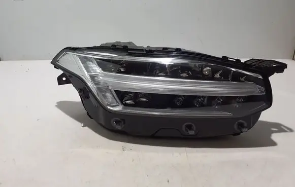 Volvo XC90 Headlight/headlamp 31656990