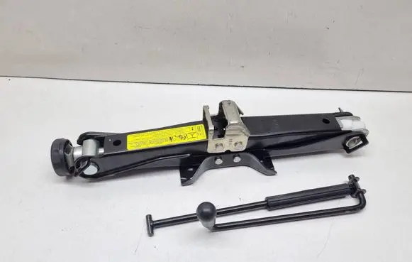 Audi A4 S4 B8 8K Lift Jack 8K0011031C
