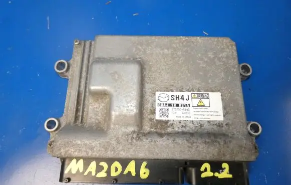Mazda 6 Engine control unit/module SH4J18881A