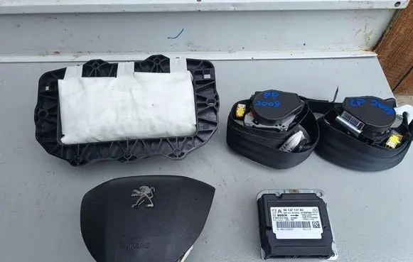 Peugeot 2008 I Airbag set 
