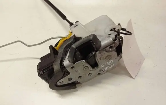 Opel Insignia A Front door lock 13579518