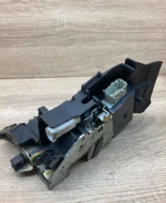 BMW 7 E38 Rear door lock 8352165 8235120