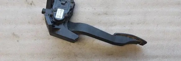Opel Combo C Accelerator throttle pedal 9129423