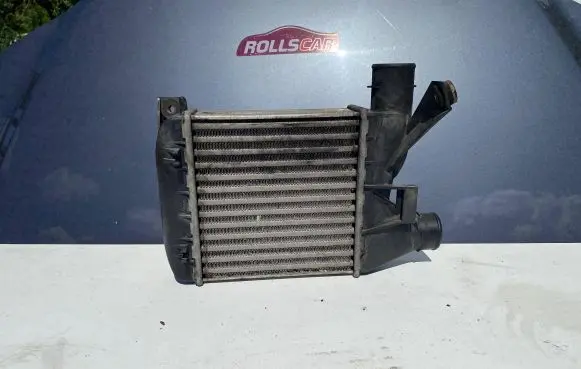 BMW 5 E39 Intercooler air channel guide 2246031