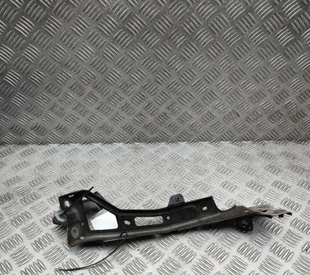 Audi A5 Fender mounting bracket 8W6821433 8W6821471