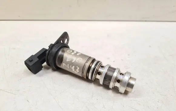 BMW 3 E90 E91 Camshaft vanos timing valve 7584115 13151279 11367584115