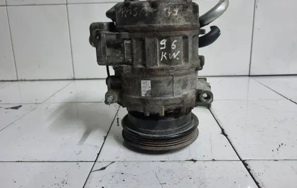 Volkswagen PASSAT B5.5 Air conditioning (A/C) compressor (pump) 8D0260808 07D02946 GE4472208181