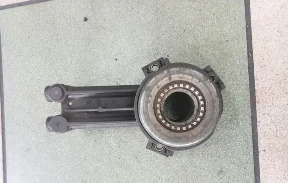 Ford Fusion Clutch slave cylinder 2S617A564CA